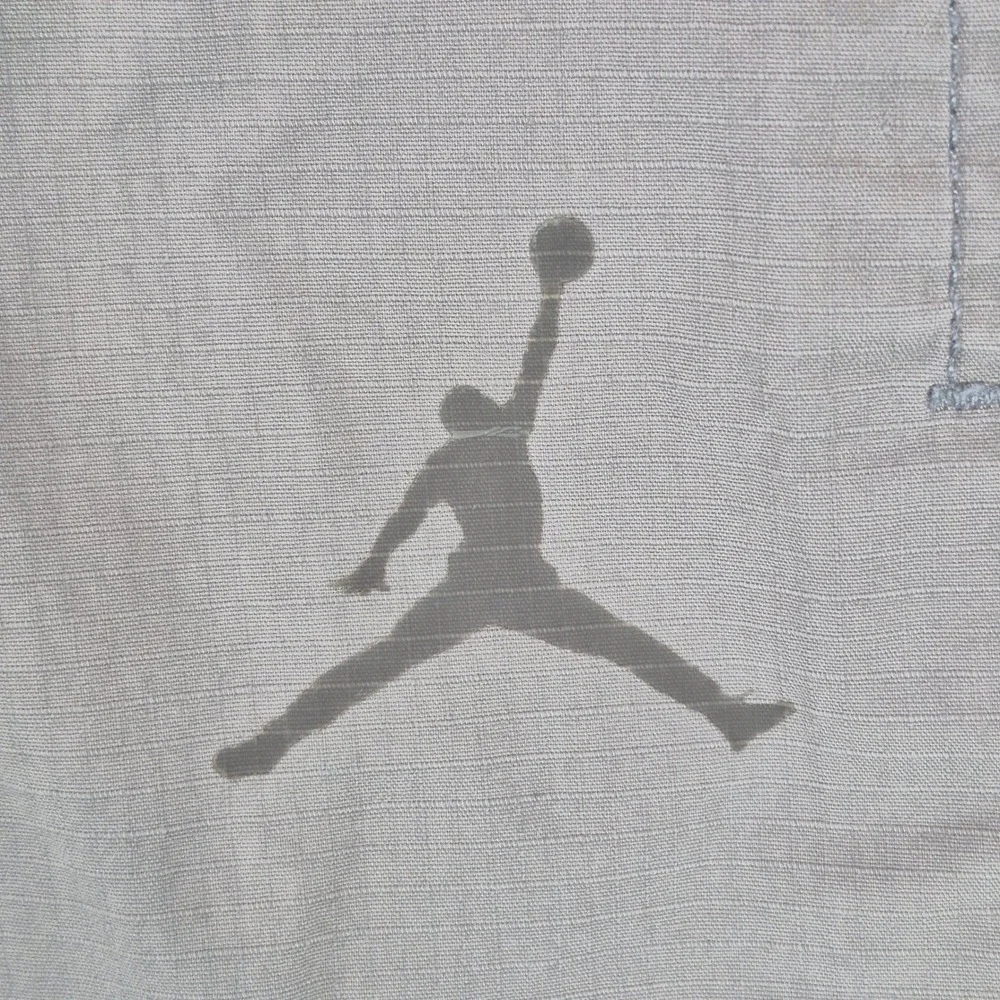 Jordan Shorts Mens Medium Gray Ripstop Activewear Jumpman